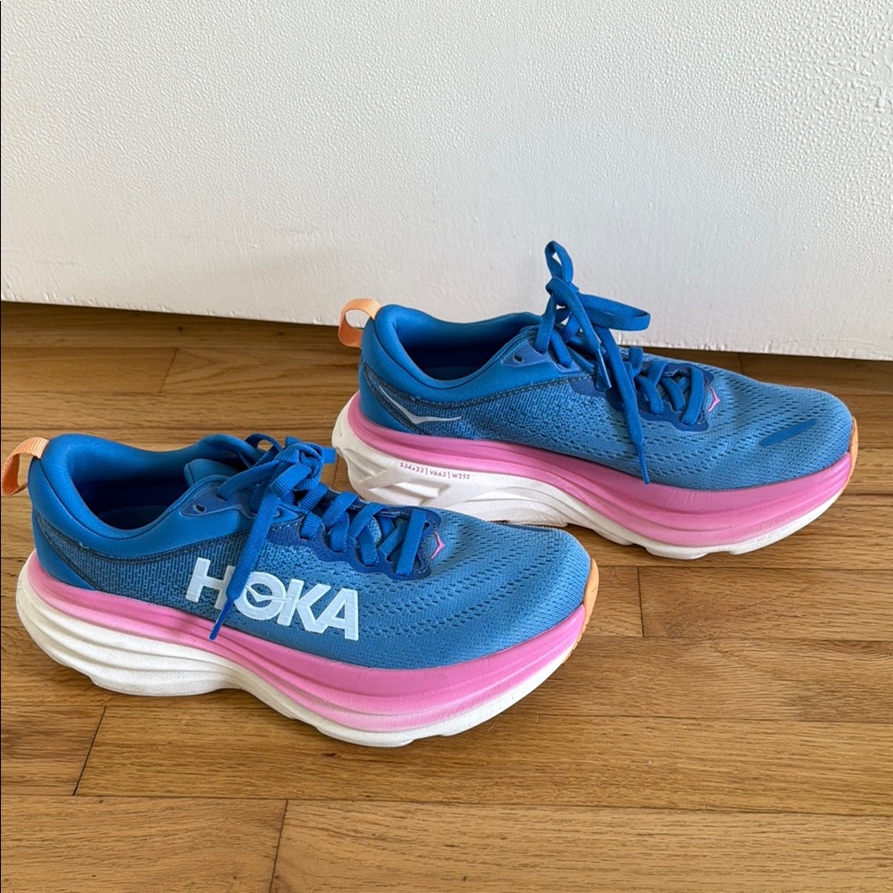 HOKA Bondi 8 Running Shoes - 6.5 Coastal Sky
